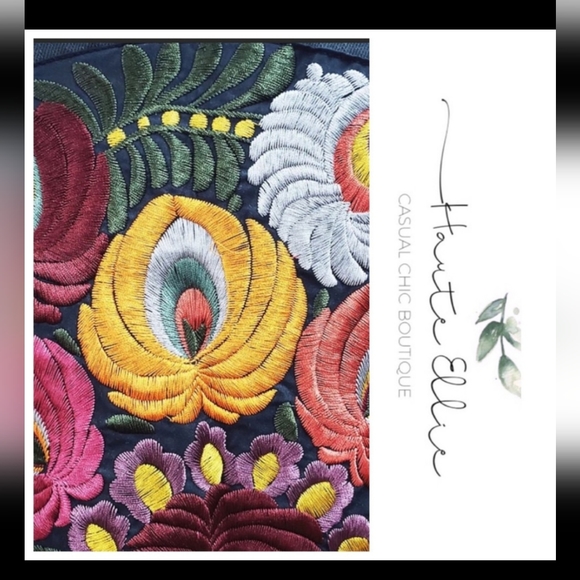 Haute Ellie Denim Moto Jacket Ashbury Oversized Floral Embroidery Size Sm/Md NWT - Picture 6 of 15